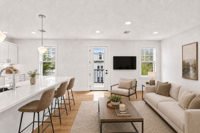 4 Wakefield Ave 4, Wakefield, MA 01880