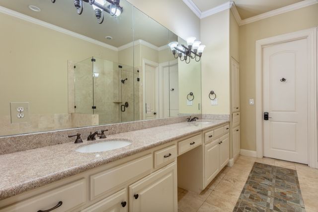 5801 Hillcrest Avenue 9, University Park, TX 75205