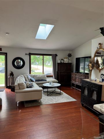 3877 Westlyn Drive, Lake Orion Village, MI 48359