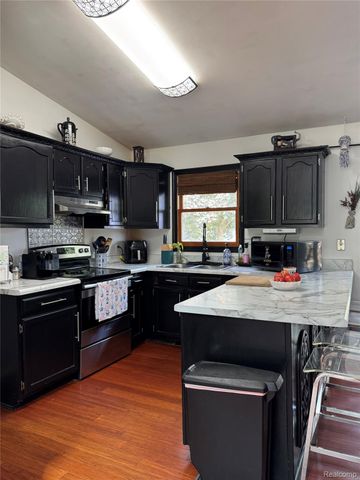 3877 Westlyn Drive, Lake Orion Village, MI 48359