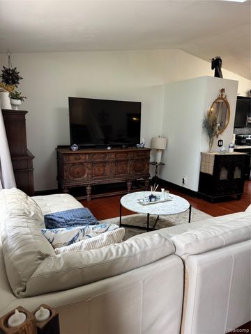 3877 Westlyn Drive, Lake Orion Village, MI 48359