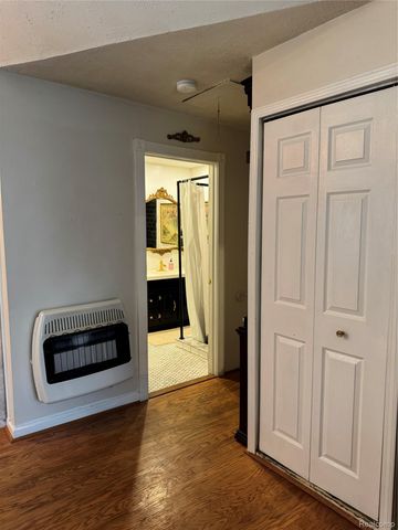 3877 Westlyn Drive, Lake Orion Village, MI 48359