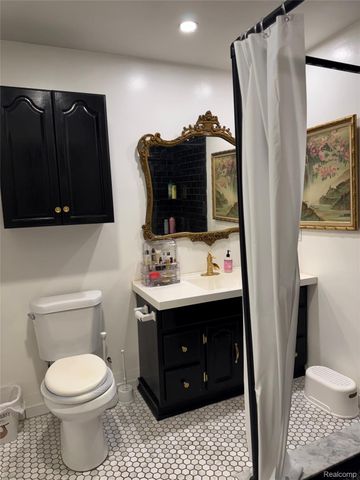 3877 Westlyn Drive, Lake Orion Village, MI 48359