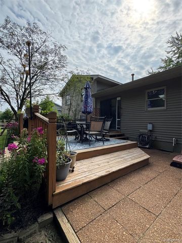 3877 Westlyn Drive, Lake Orion Village, MI 48359