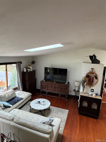 3877 Westlyn Drive, Lake Orion Village, MI 48359