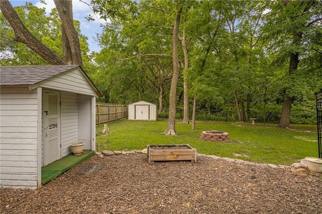 15820 W 123rd Street, Olathe, KS 66062