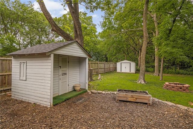 15820 W 123rd Street, Olathe, KS 66062