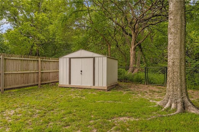 15820 W 123rd Street, Olathe, KS 66062