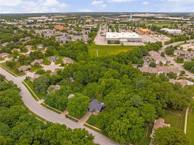 15820 W 123rd Street, Olathe, KS 66062