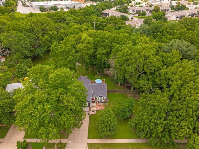 15820 W 123rd Street, Olathe, KS 66062