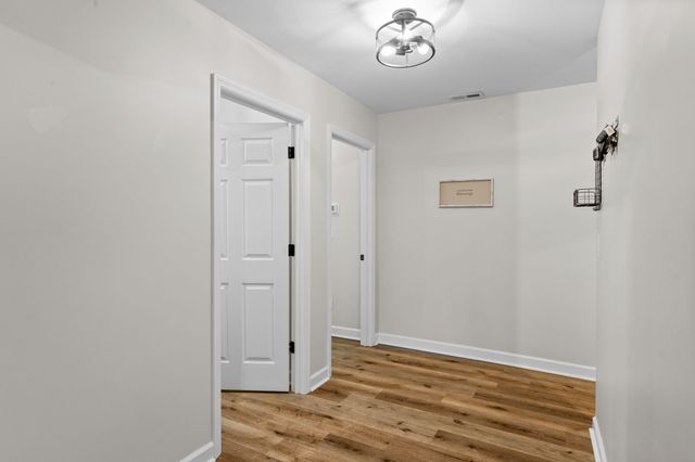 213 Riverwood Dr, Hendersonville, TN 37075