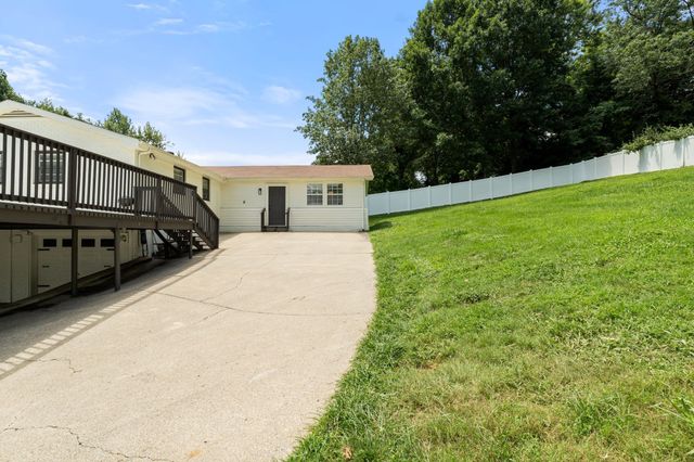 213 Riverwood Dr, Hendersonville, TN 37075