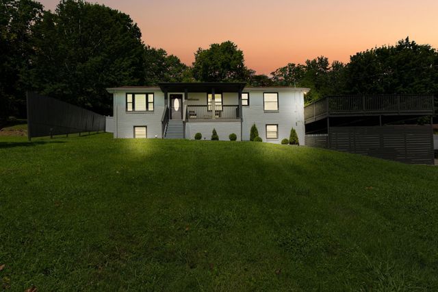 213 Riverwood Dr, Hendersonville, TN 37075