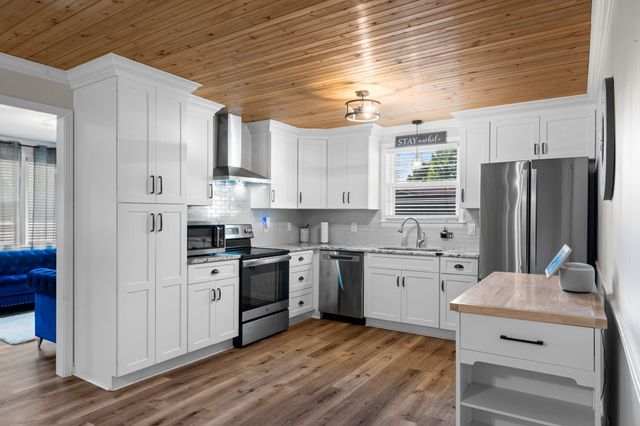 213 Riverwood Dr, Hendersonville, TN 37075