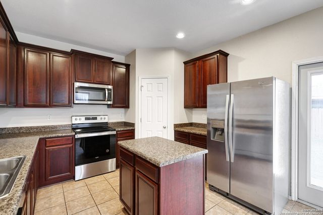 10410 WESER LN, Helotes, TX 78023