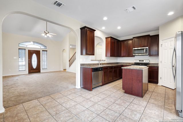 10410 WESER LN, Helotes, TX 78023