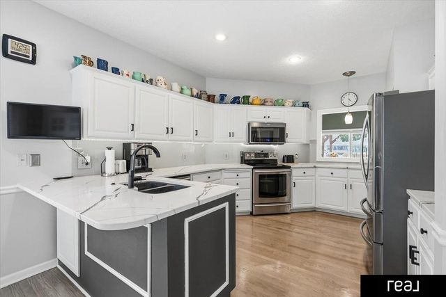 1070 Waters Edge Court, Carter Lake, IA 51510