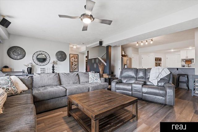 1070 Waters Edge Court, Carter Lake, IA 51510