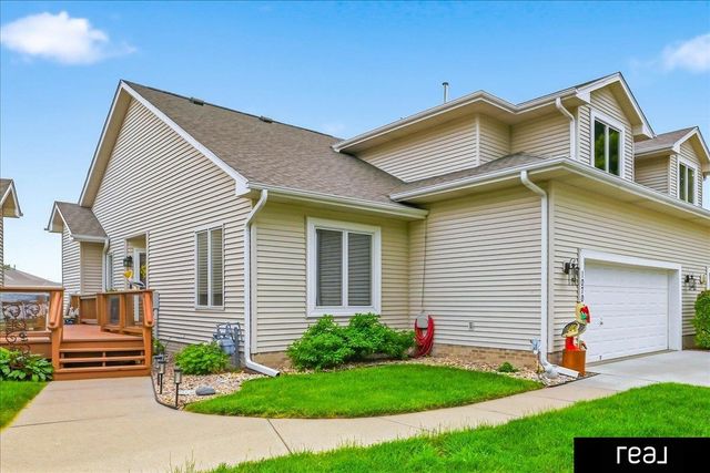 1070 Waters Edge Court, Carter Lake, IA 51510