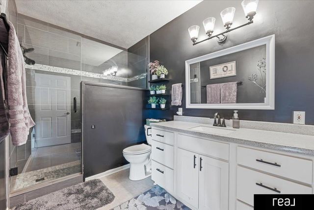 1070 Waters Edge Court, Carter Lake, IA 51510