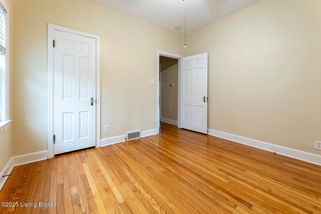 505 Oxford Pl, Louisville, KY 40207