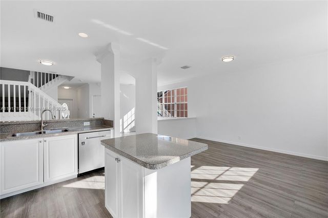 3991 NW 92 Avenue, Sunrise, FL 33351