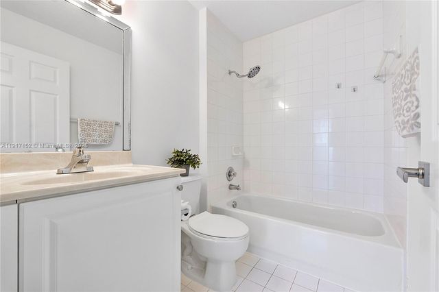 3991 NW 92 Avenue, Sunrise, FL 33351