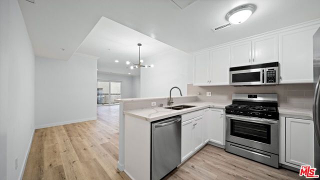 2335 S Bentley Avenue 207, Los Angeles, CA 90064