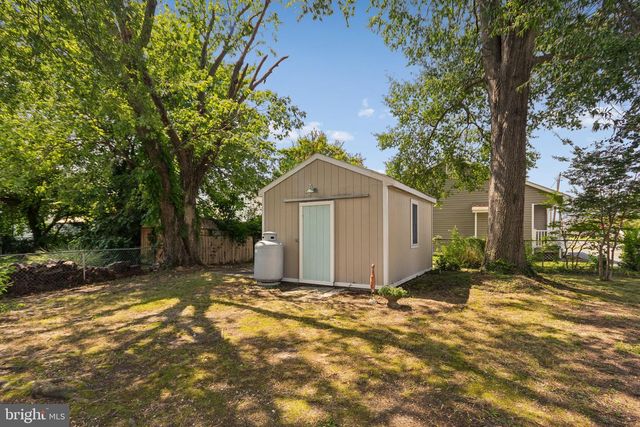 301 BANCROFT AVE, Colonial Beach, VA 22443