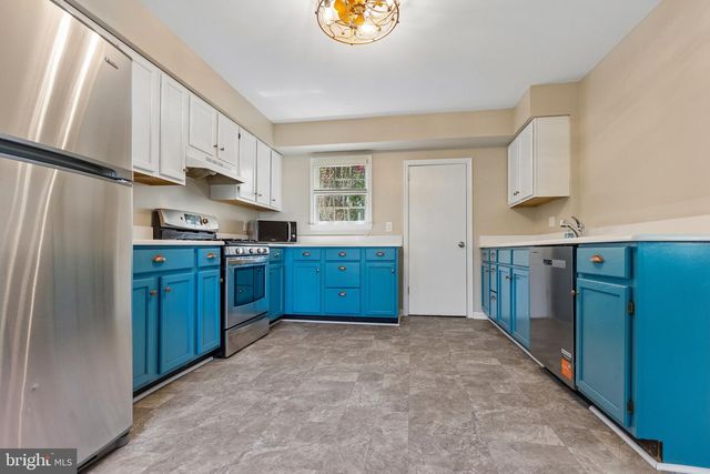 301 BANCROFT AVE, Colonial Beach, VA 22443