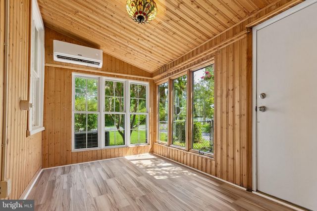 301 BANCROFT AVE, Colonial Beach, VA 22443