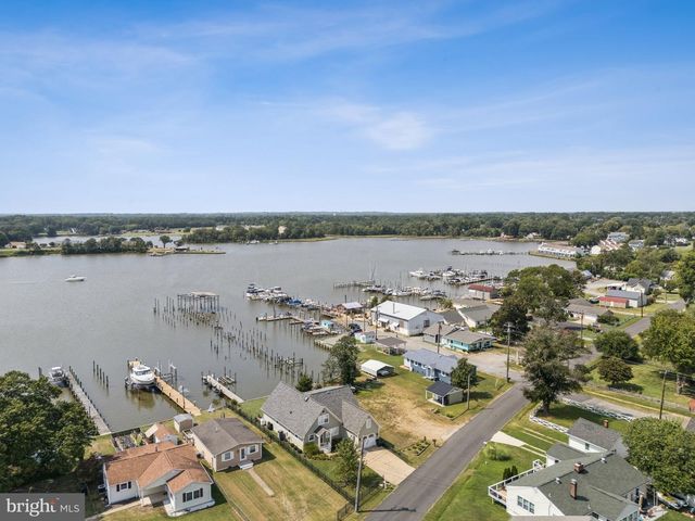 301 BANCROFT AVE, Colonial Beach, VA 22443