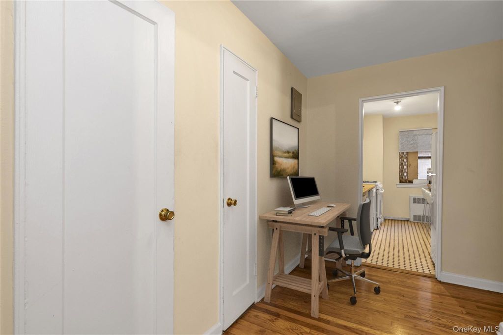 102-55 67 Road 3V, Forest Hills, NY 11375 — photo 2