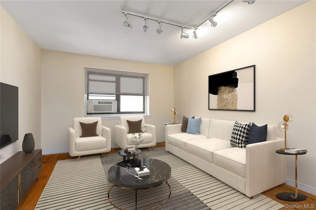 102-55 67 Road 3V, Forest Hills, NY 11375 — photo 4