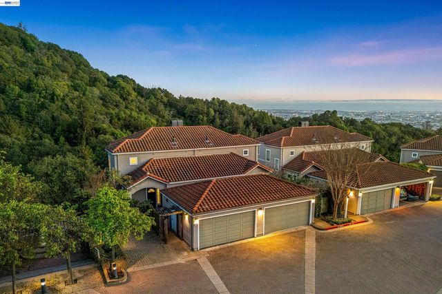 4636 Redwood Rd, Oakland, CA 94619