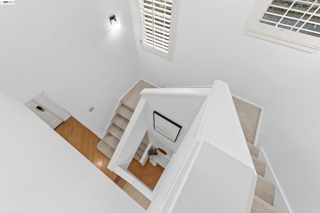 4636 Redwood Rd, Oakland, CA 94619