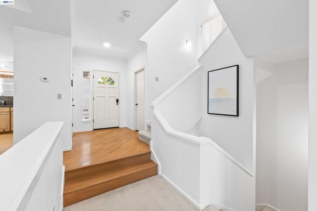 4636 Redwood Rd, Oakland, CA 94619