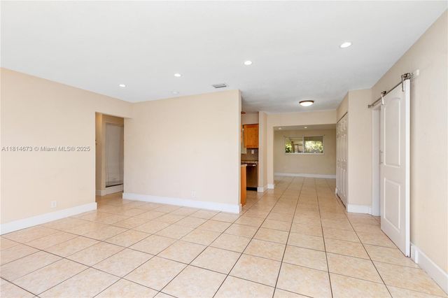 918 NE 6th St, Hallandale Beach, FL 33009