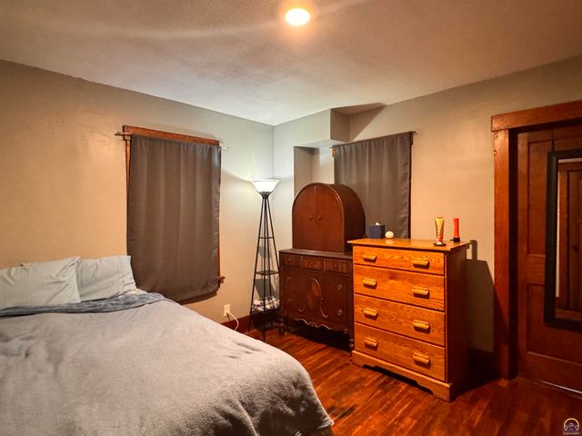 329 NW Waite ST, Topeka, KS 66606