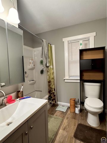 329 NW Waite ST, Topeka, KS 66606