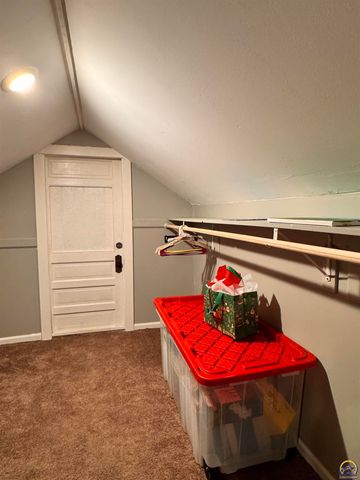 329 NW Waite ST, Topeka, KS 66606