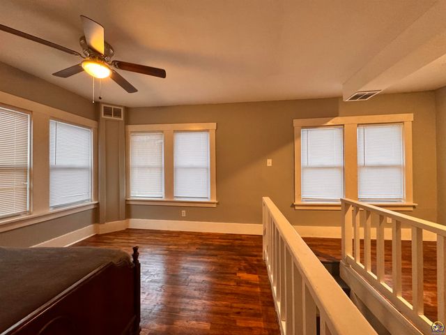 329 NW Waite ST, Topeka, KS 66606