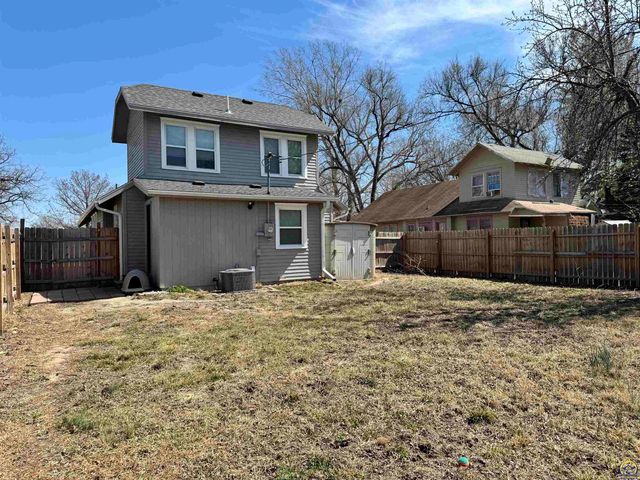 329 NW Waite ST, Topeka, KS 66606