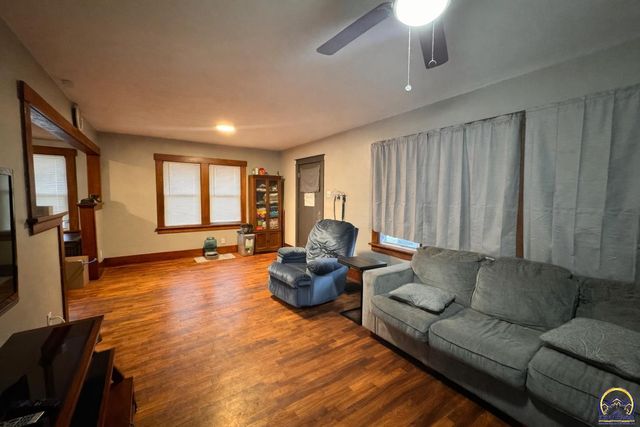 329 NW Waite ST, Topeka, KS 66606