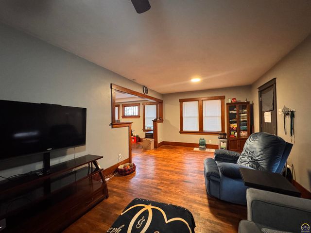 329 NW Waite ST, Topeka, KS 66606