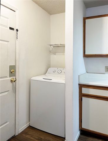 5900 Samantha Street B, Fayetteville, AR 72704