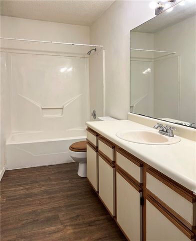 5900 Samantha Street B, Fayetteville, AR 72704