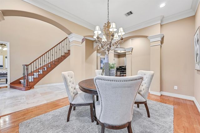 209 Hunters Lane, Friendswood, TX 77546