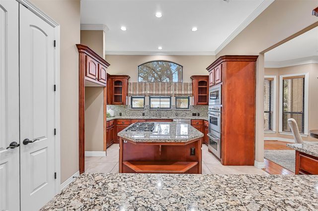 209 Hunters Lane, Friendswood, TX 77546