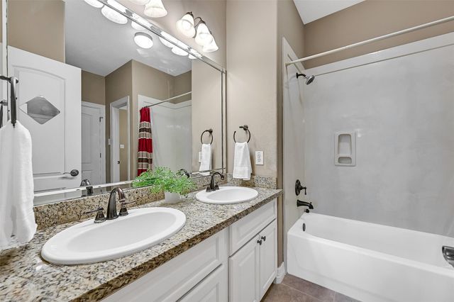 209 Hunters Lane, Friendswood, TX 77546